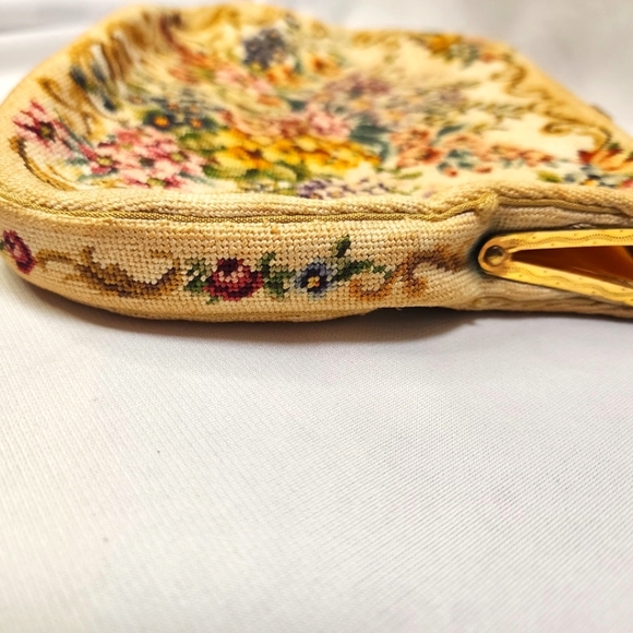 Floral Tapestry Handbag - Picture 8 of 14